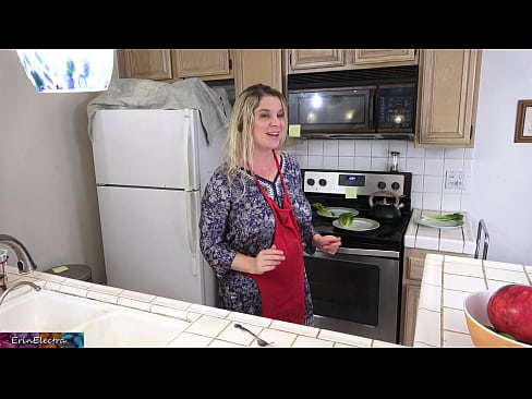 ❤️ A madrasta a ordenhá-lo na cozinha antes do seu encontro ❤️ Porno em pt.javarchive.top ❌️